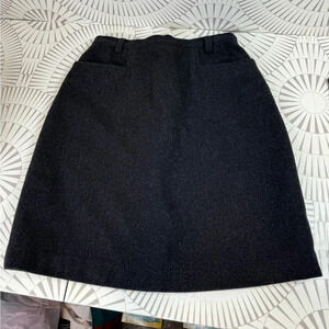 Field Gear Women’s Charcoal Gray Wool Blend Skirt Pockets Zipper in Back Size 10